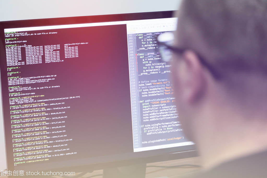 软件编程的开发人员在工作室办公室项目